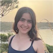 Canguro, en ingles o no, y profesora de refuerzo de cualquier materia. Titulación del C1 en ingles.